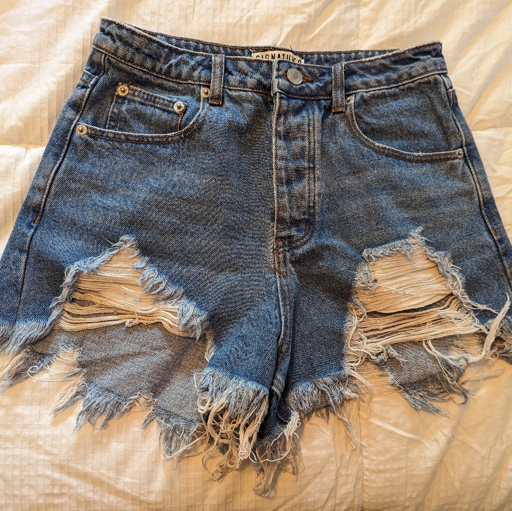 High waisted jeans shorts